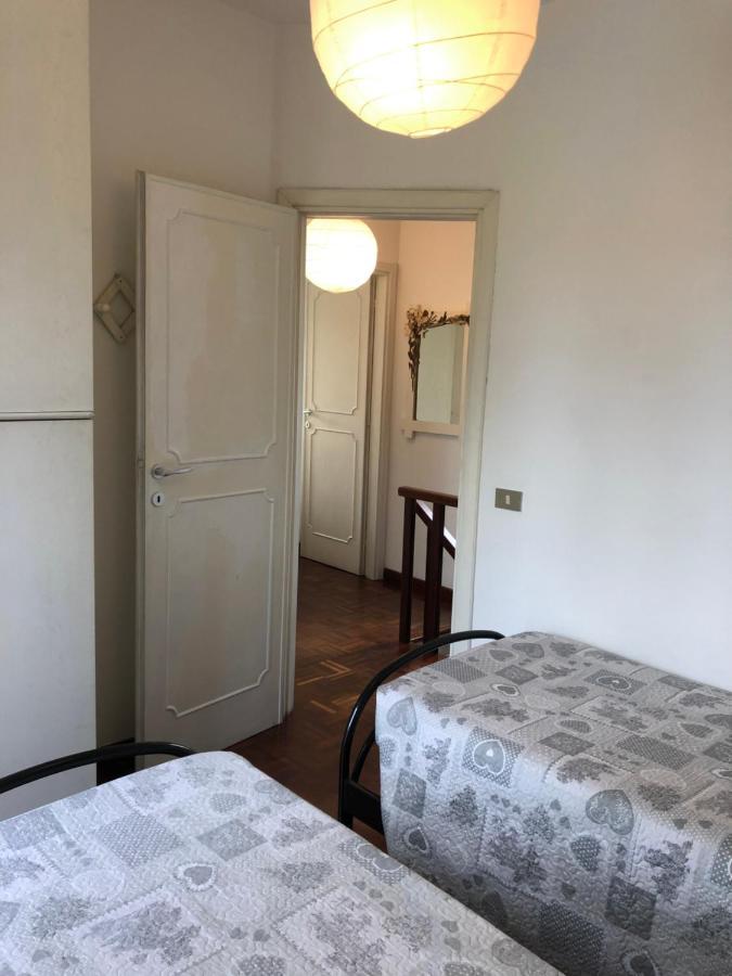 Holiday Home Villetta Cinquale Luaran gambar