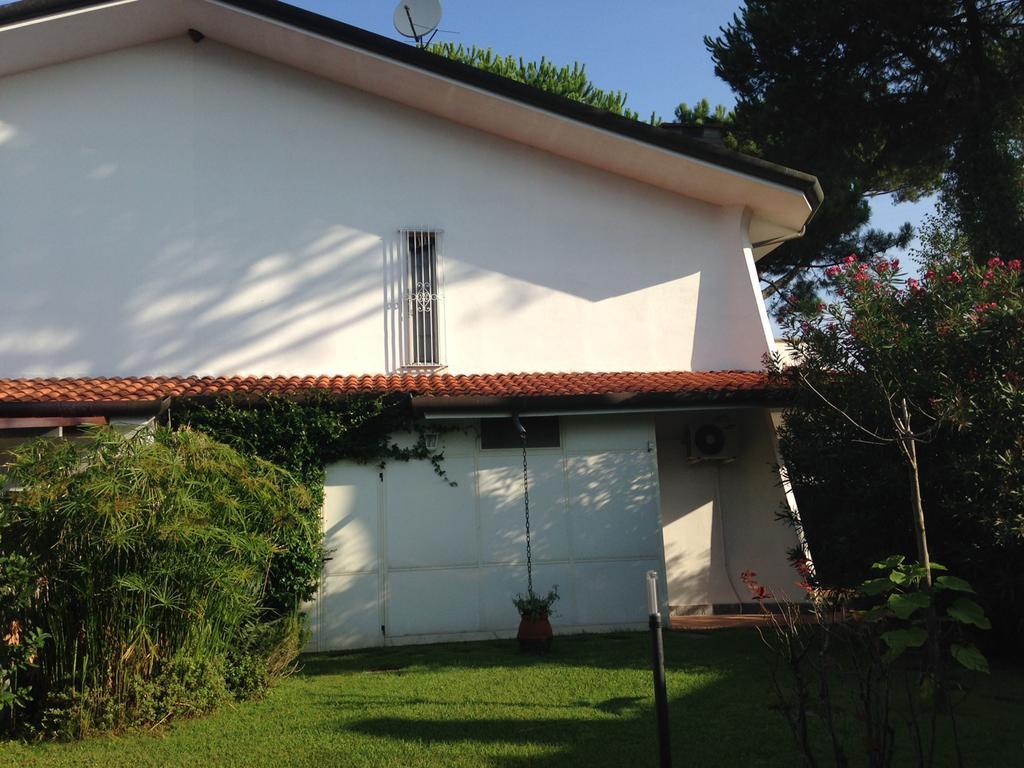 Holiday Home Villetta Cinquale Luaran gambar