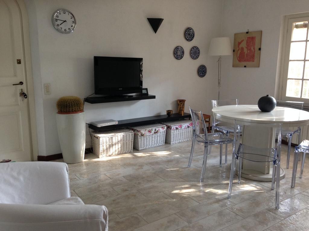 Holiday Home Villetta Cinquale Luaran gambar